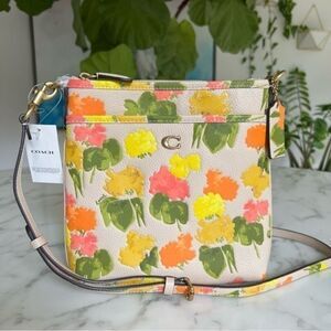 NWT COACH Kitt Messenger Crossbody Bag With Floral Print CC556 Ivory Leather